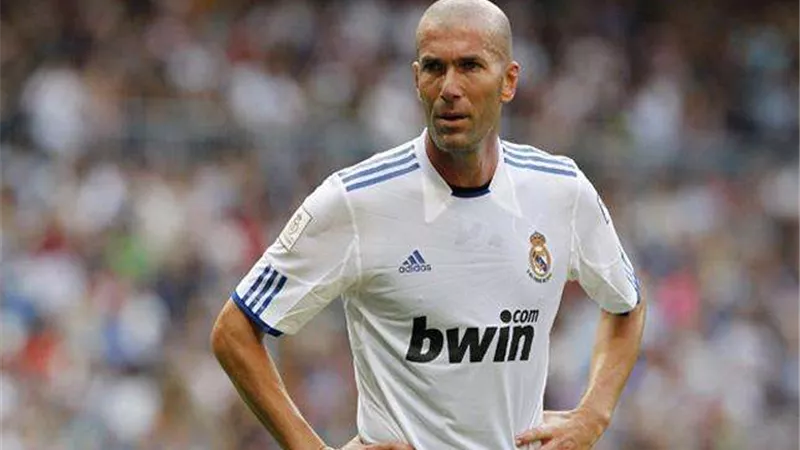 عودة النجم الفرنسي زيدان لصدارة المرشحين لتدريب ريال مدريد