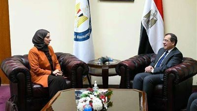 وزير البترول يلتقي سفيرة البحرين لبحث التعاون في خفض الانبعاثات