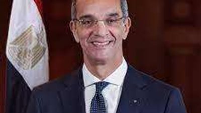 توقيع عقود تنفيذ مشروع تصميم وتطوير أجهزة الاتصالات الطرفية بين 