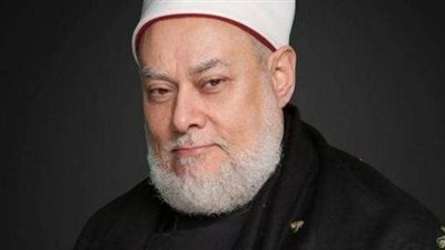 علي جمعة: تحريم الصلاة في مساجد الأضرحة جهل