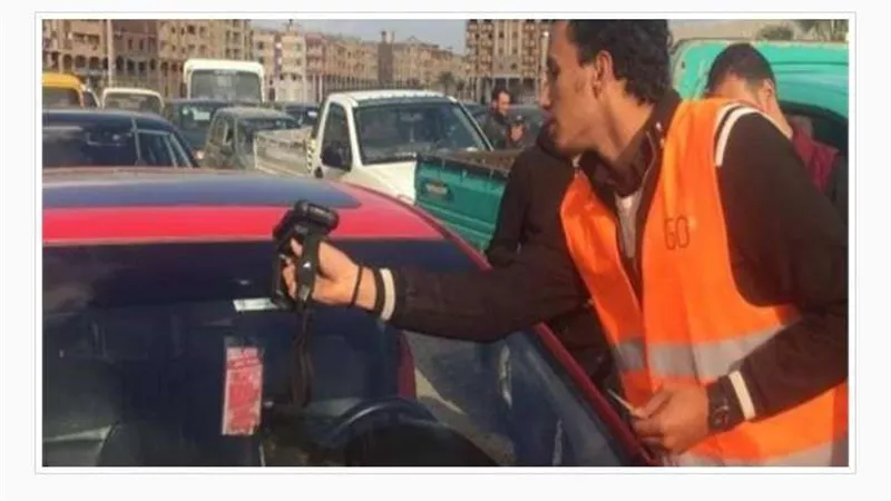 تحرير 1337 مخالفات عدم تركيب الملصق الإلكترونى ورفع 37 سيارة متهالكة