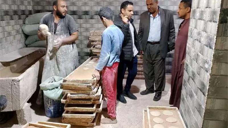 حملات تموينية على المخابز بأسيوط وتحرير 17 مخالفة بالبداري