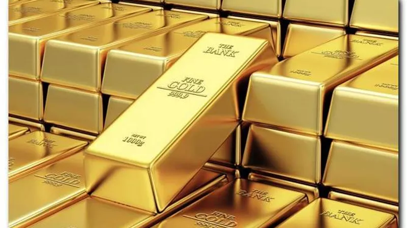 الذهب يتراجع عالميا مع ارتفاع الدولار