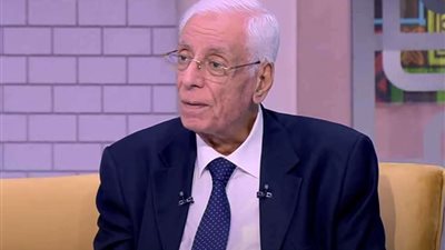 حسام موافي يكشف حالات تضخم الغدة الدرقية.. فيديو