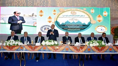 كامل الوزير يلتقي العاملين بالشركة القابضة للنقل البحري والبري