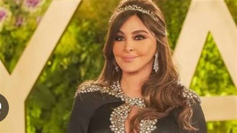 الفنانة إليسا