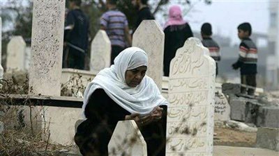 زيارة المقابر في يوم العيد بين التقاليد والشرعية.. أمين الفتوى يوضح حكمها