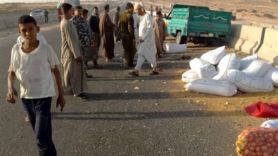 ننشر أسماء مصابي حادث انقلاب سيارة محملة بالقمح في قنا