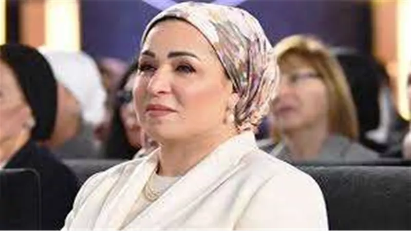 السيدة انتصار السيسي تهنئ الشعب المصري بمناسبة عيد الفطر