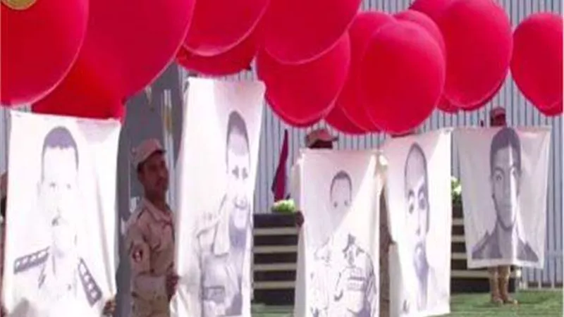 في احتفالية يوم الشهيد.. إطلاق بالونات تحمل صور شهداء الجيش والشرطة