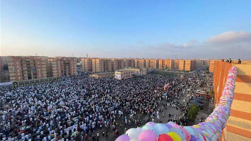 مدينة بدر تشهد أكبر صلاة عيد ومهرجانا للسعادة