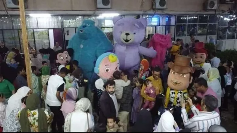 بالهدايا والحلوى.. 