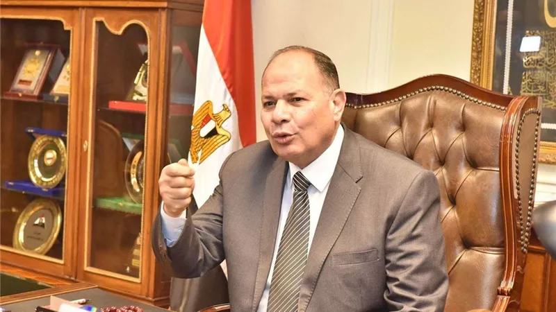 محافظ أسيوط يعلن الاستعدادات النهائية وضوابط استقبال حصاد وتوريد القمح