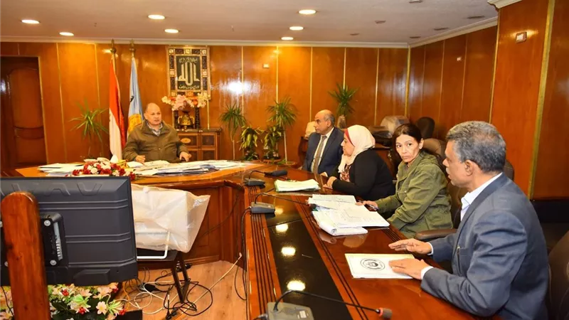 محافظ أسيوط يوجه بتعظيم الاستفادة من المراسي النيلية والسياحية وطرحها للإيجار بالمزاد العلني