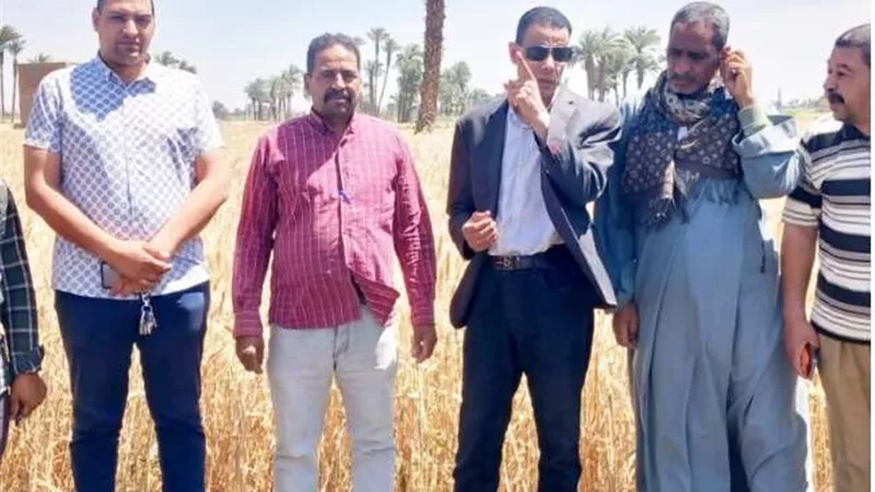 وكيل زراعة أسيوط يتفقد غرف عمليات الإدارات