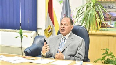 محافظ أسيوط يوجه برفع درجة الاستعداد لوجود نشاط رياح محملة بالأتربة