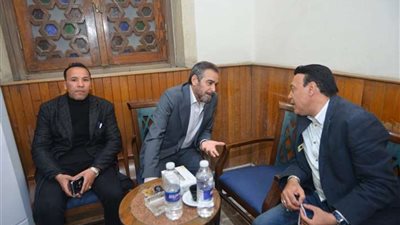 أحمد عبد العزيز ومحمد الغيطي وشبيه عادل إمام أبرز حضور عزاء شيرين سيف النصر (صور)