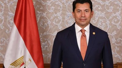 عبر تقنية الفيديو كونفرانس.. وزير الشباب والرياضة يفتتح مشروع 