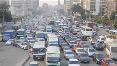 النشرة المرورية..  انتظام حركة سير السيارات بشوارع القاهرة والجيزة