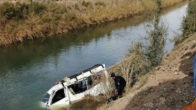 كواليس مصرع شاب إثر انقلاب سيارته في مياه ترعة بـ الشرقية