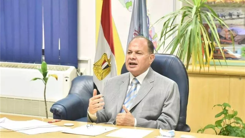محافظ أسيوط يوجه برفع درجة الاستعداد لوجود نشاط رياح محملة بالأتربة