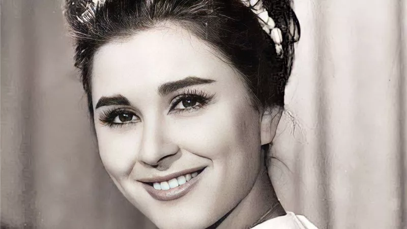 خلال حفل بالولايات المتحدة.. حذاء سعاد حسني يدخل في مزاد علني