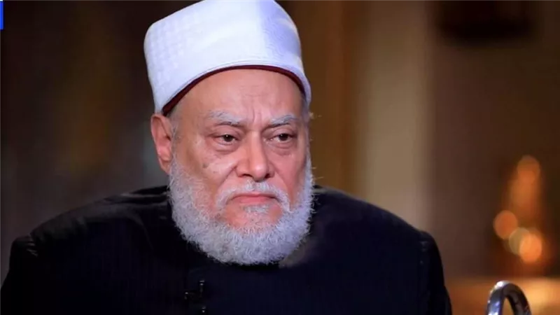 بعضها ليس نظيفاً.. مفتي الجمهورية السابق يكشف مفاجأة بشأن السياسات الحزبية