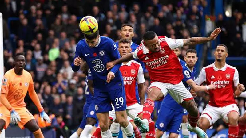 ديربي ناري بالدوري الإنجليزي.. مواعيد مباريات اليوم