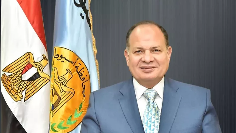 محافظ أسيوط يهنئ الرئيس السيسي بالذكرى الـ 42 لتحرير سيناء