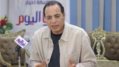 جمال عبدالرحيم: «البلوجرز والهواة» سبب أزمة تغطية جنازات المشاهير