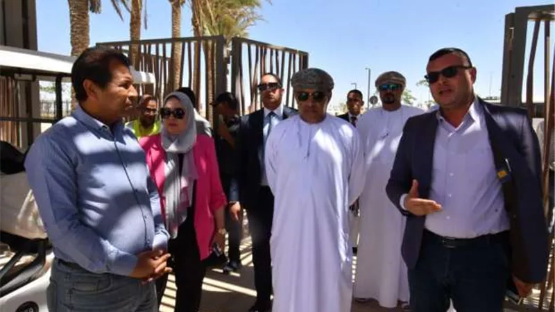 وزير الإسكان العماني ومرافقوه يزورون العاصمة الإدارية