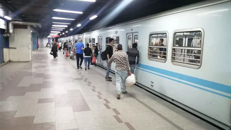 مترو الأنفاق ينفى حدوث حريق في قطار بالخط الأول