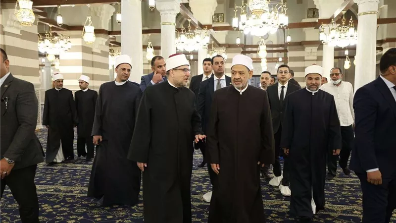 شيخ الأزهر يزور مسجد السيدة زينب بعد الانتهاء من عمليات التجديد