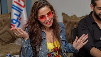 دوللي شاهين: أنا ضد مصطلح السينما النظيفة.. وأجسد أدوار الإغراء بعناية (خاص)