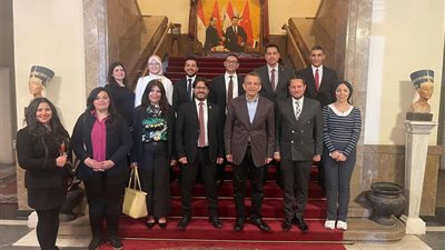 سفير مصر بالصين يستقبل وفد حزب التجمع في بكين