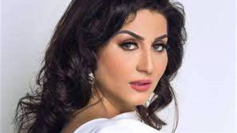 وفاء عامر تحصد جائزة أفضل ممثلة من مهرجان همسة للآداب والفنون