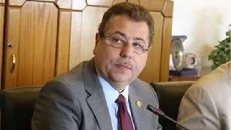 خاص| بدراوي: يجب تغيير سياسة الاقتراض.. ولا مشروعات بدون عائد على الاستثمار