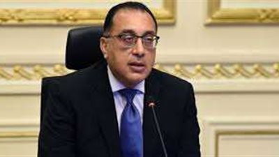 وصول رئيس الوزراء إلى مسجد الشرطة لتقديم واجب العزاء لوزيرة الثقافة في وفاة والدتها