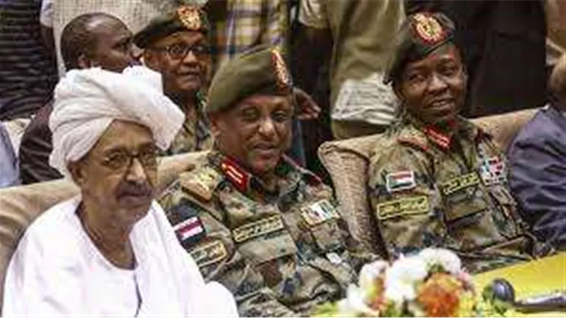 الجيش السوداني يعلن اعتزامه توجيه ضربة شاملة في الخرطوم