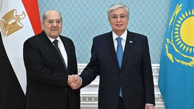 رئيس كازاخستان يستقبل رئيس مجلس الشيوخ المصري