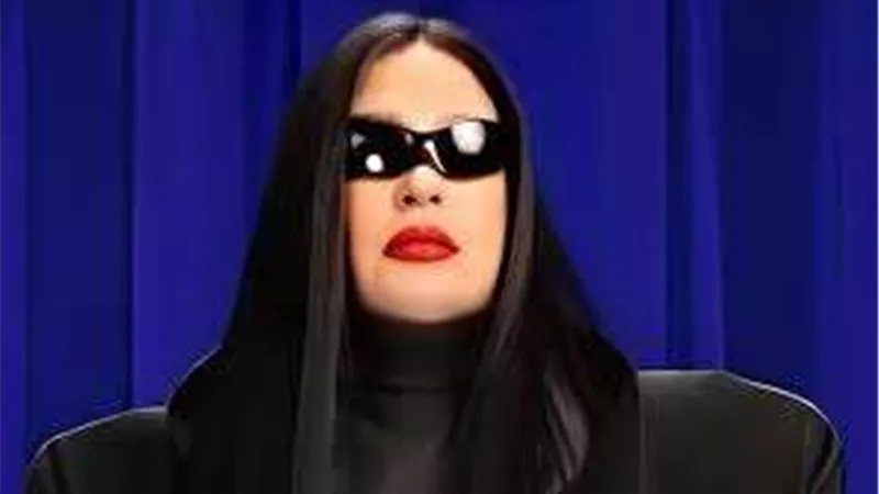 بعد ظهورها بـ لوك غريب ..فيفي عبده مطلوبة على جوجل