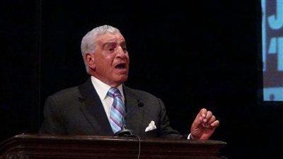زاهي حواس يطالب بتدريس الهيروغليفية في المدارس
