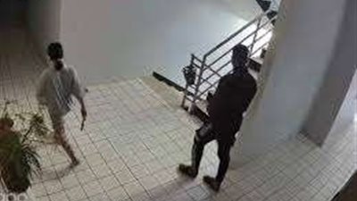 متهم بالتحـ ـرش.. تفاصيل القبض على طالب وموظفة بنك وشقيقها وحارس عقار بالمرج