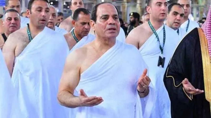 الرئيس السيسي يصل إلى جدة لأداء مناسك الحج