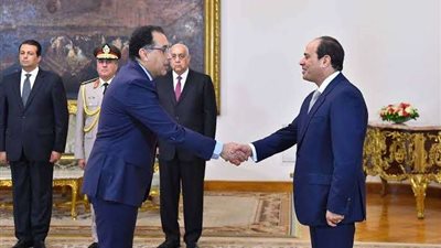 بدء حلف اليمين الدستورية للحكومة الجديدة بقصر الاتحادية