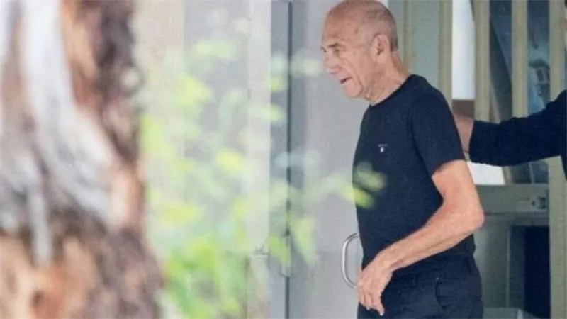 أولمرت: لو اندلعت الحرب مع حزب الله سيختفي لبنان وستعاني إسرائيل