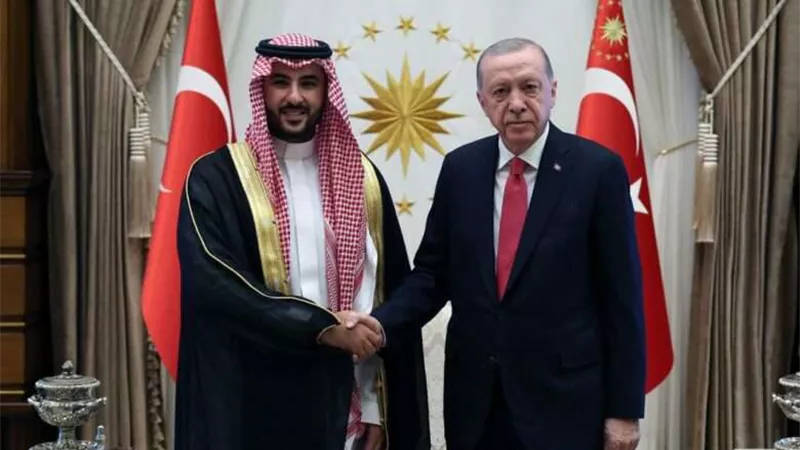 الرئيس التركي يستقبل وزير الدفاع السعودي في أنقرة