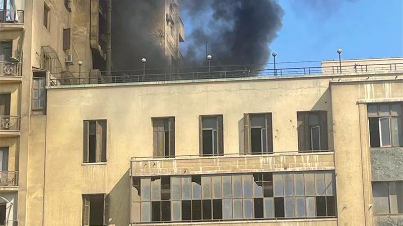 اندلاع حريق هائل داخل شقة سكنية بالعمرانية