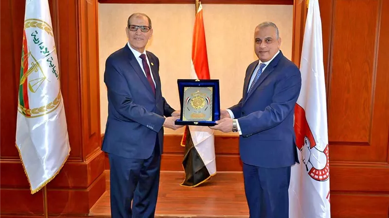 محافظ سوهاج يكشف أول قراراته بشأن المناطق الصناعية