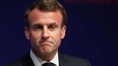 ماكرون يعبر عن حزنه بعد خسارة فرنسا أمام إسبانيا في نصف نهائي يورو 2024